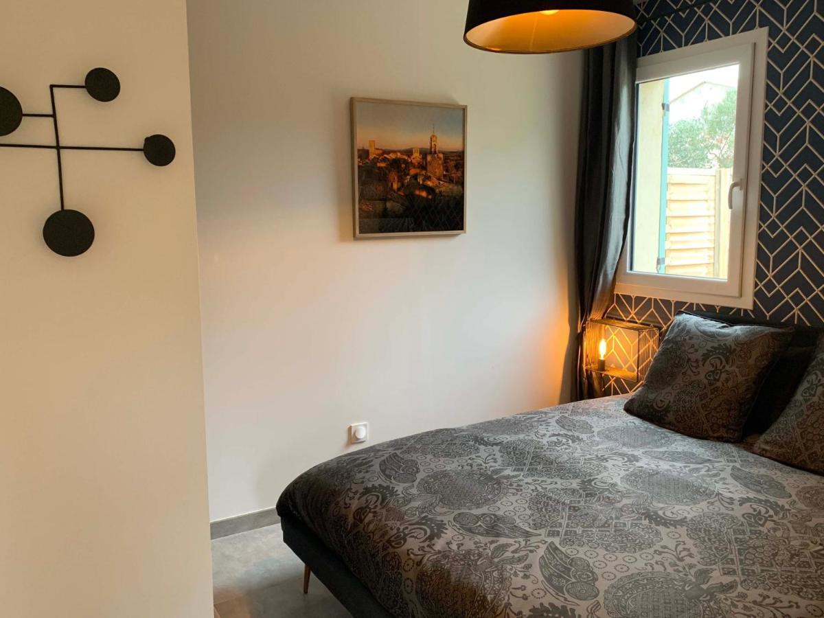 Le Cabanon De Livia Avec Piscine Privee Villa Cucuron Eksteriør billede