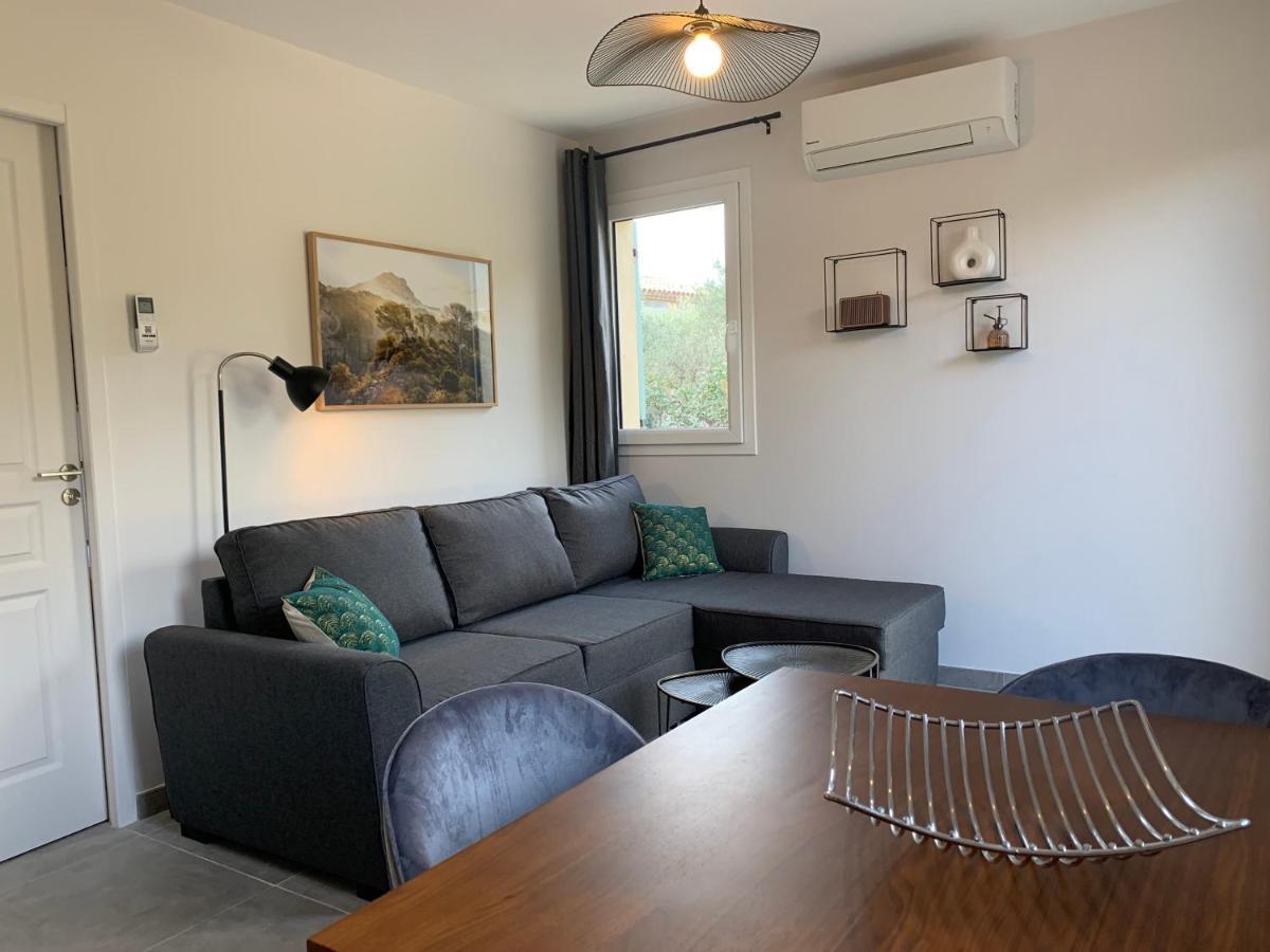 Le Cabanon De Livia Avec Piscine Privee Villa Cucuron Eksteriør billede
