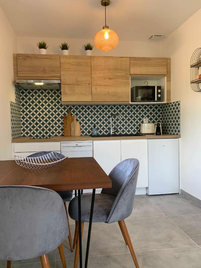 Le Cabanon De Livia Avec Piscine Privee Villa Cucuron Eksteriør billede