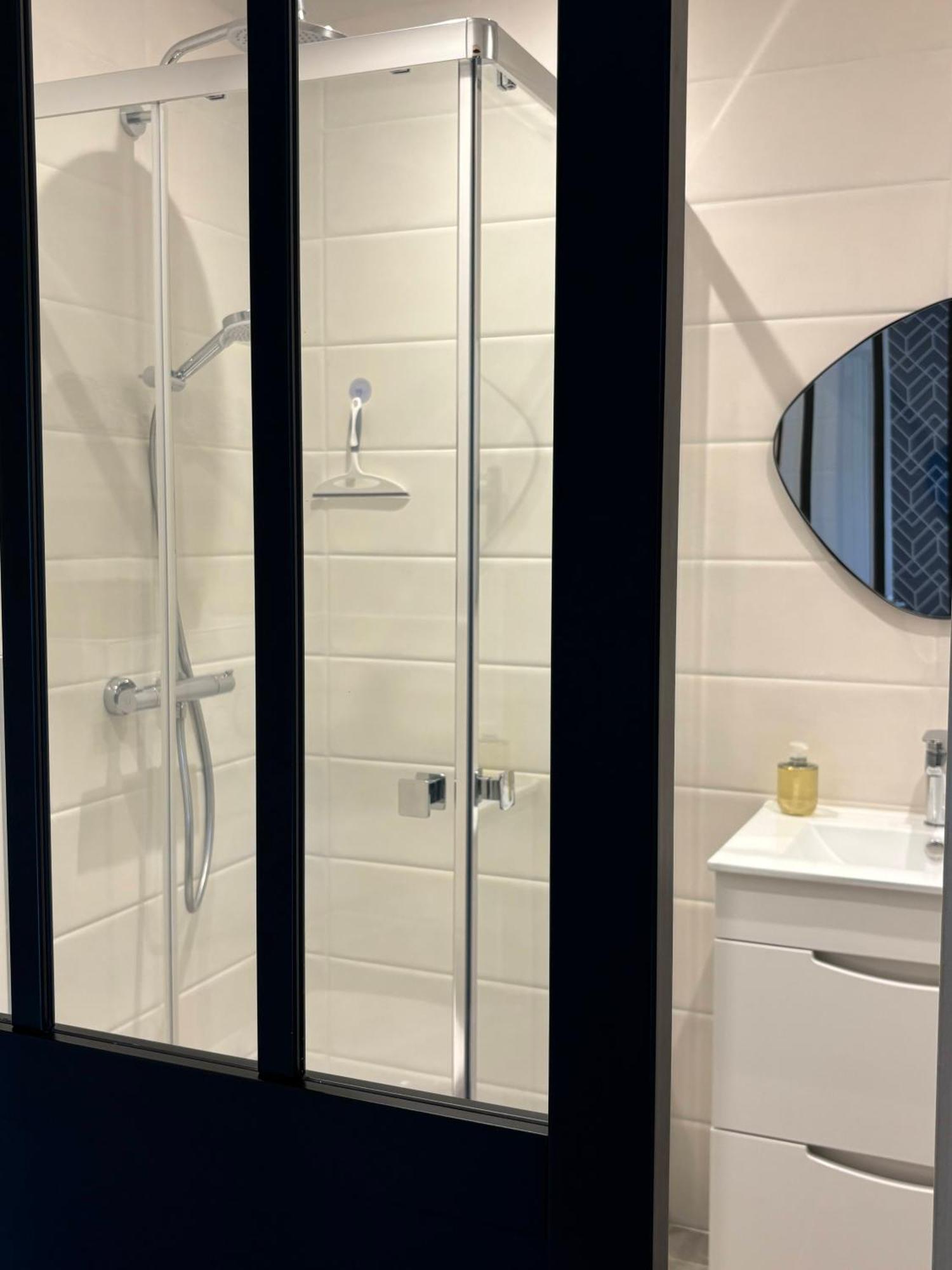 Le Cabanon De Livia Avec Piscine Privee Villa Cucuron Eksteriør billede